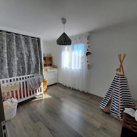 Azur Piscine Et Parking * Castelginest